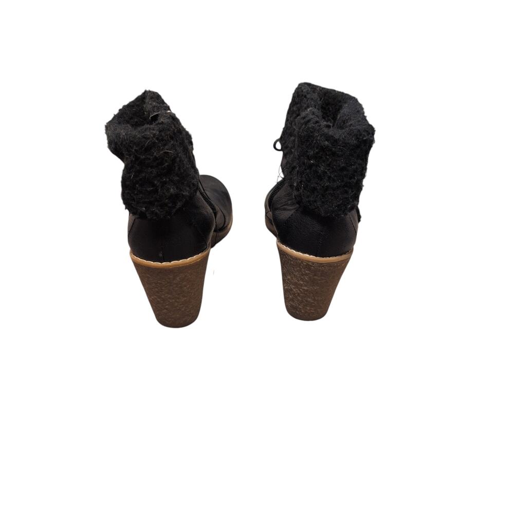 GH Bass & Co Carol Booties Size 10 Black Faux Fur Wedge Zip Up Fair Condition - Picture 5 of 5